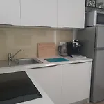 Linda *